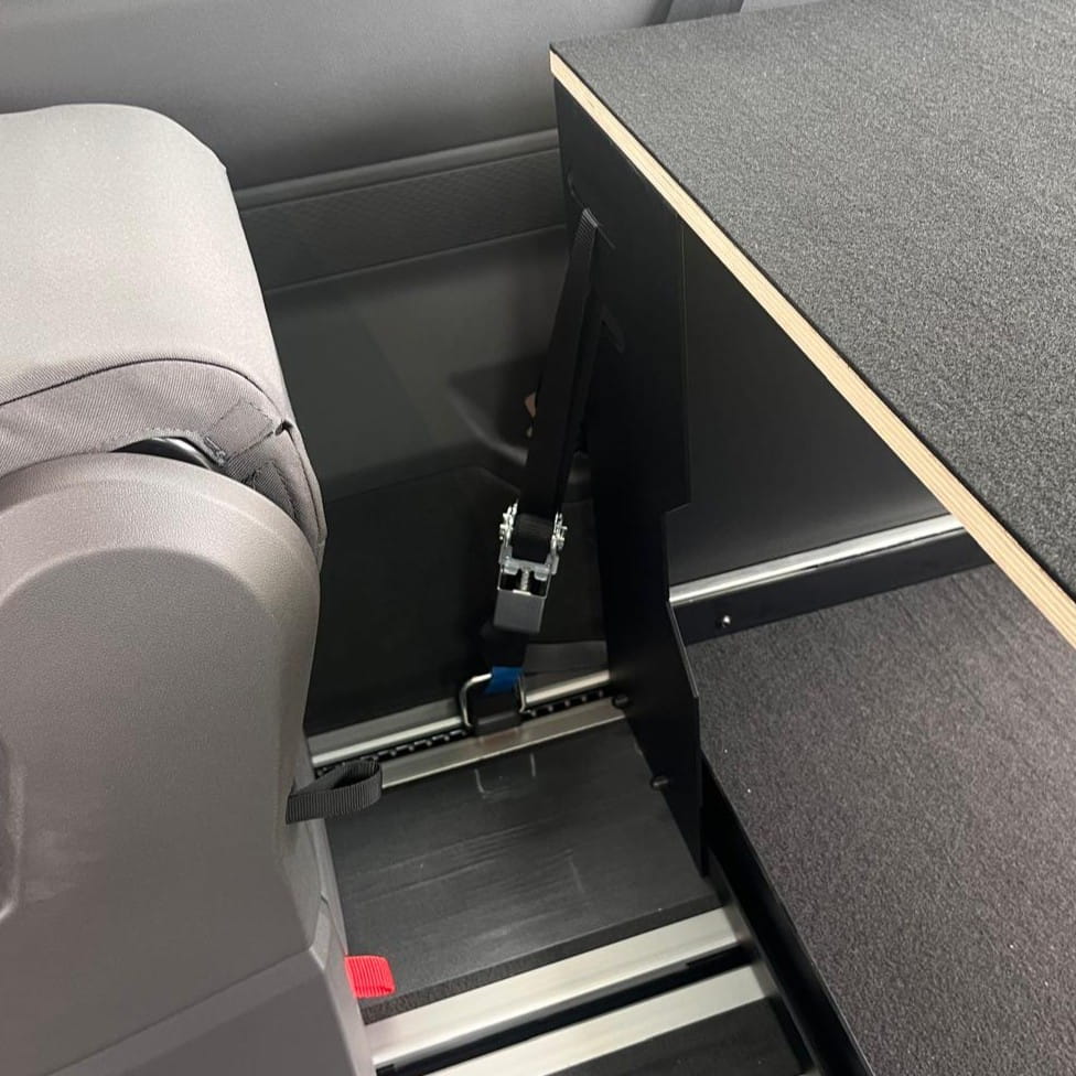 Heckbox mit Auszug VW T7 New California Beach, VW T7