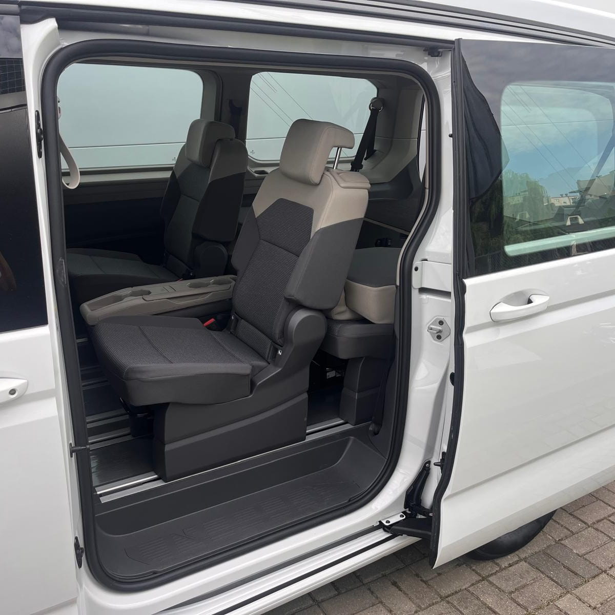 Heckbox mit Auszug VW T7 New California Beach, VW T7