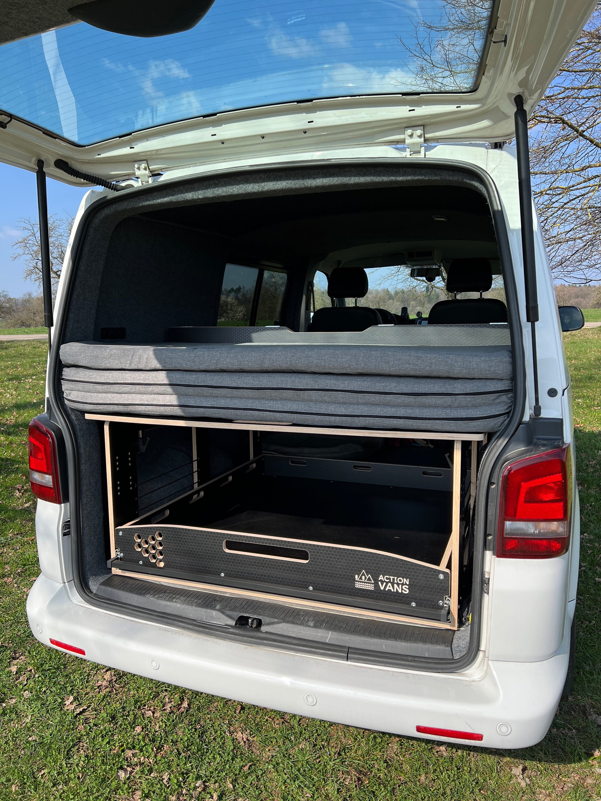 Actionvans Duo Schlaf- und Transportsystem für VW T5 - T6.1 SWB