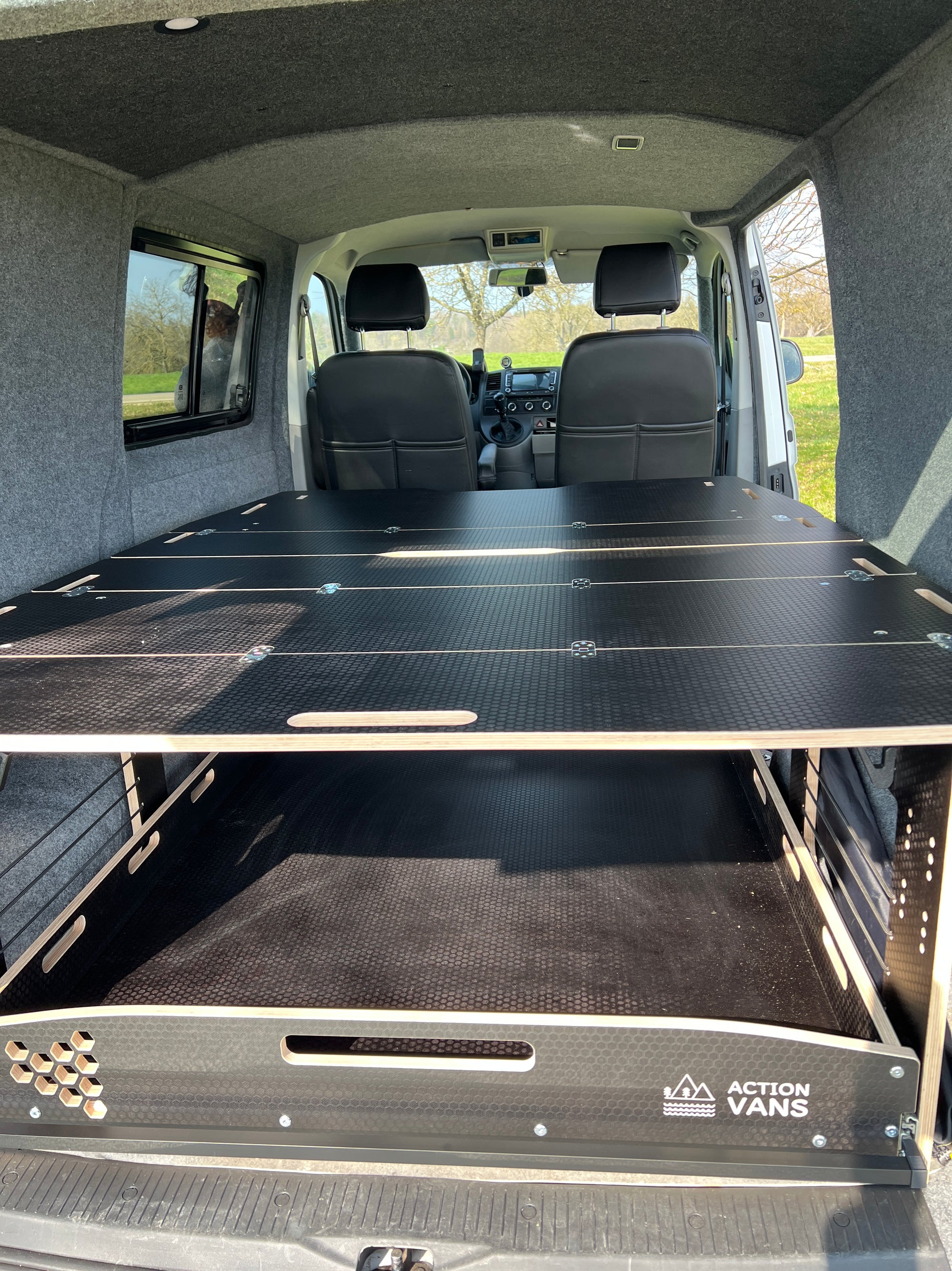 Actionvans Duo Schlaf- und Transportsystem für VW T5 - T6.1 SWB