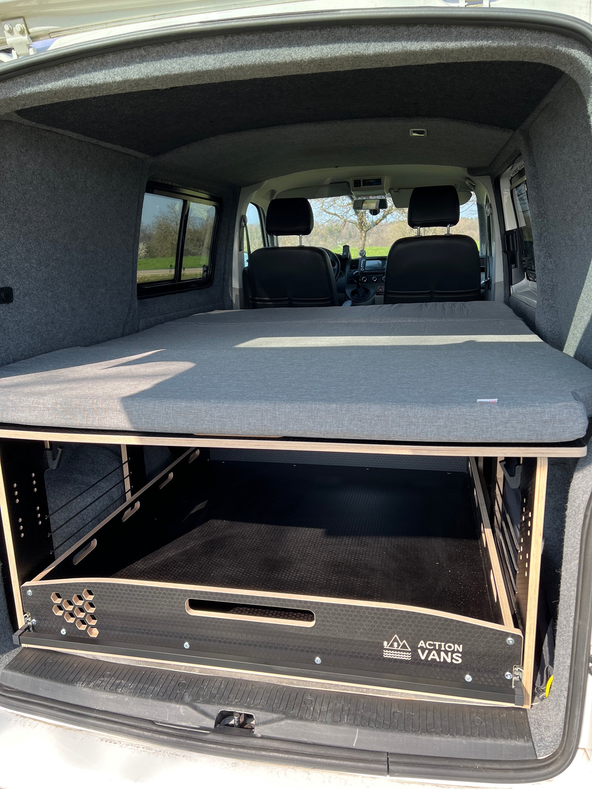 Actionvans Duo Schlaf- und Transportsystem für VW T5 - T6.1 SWB