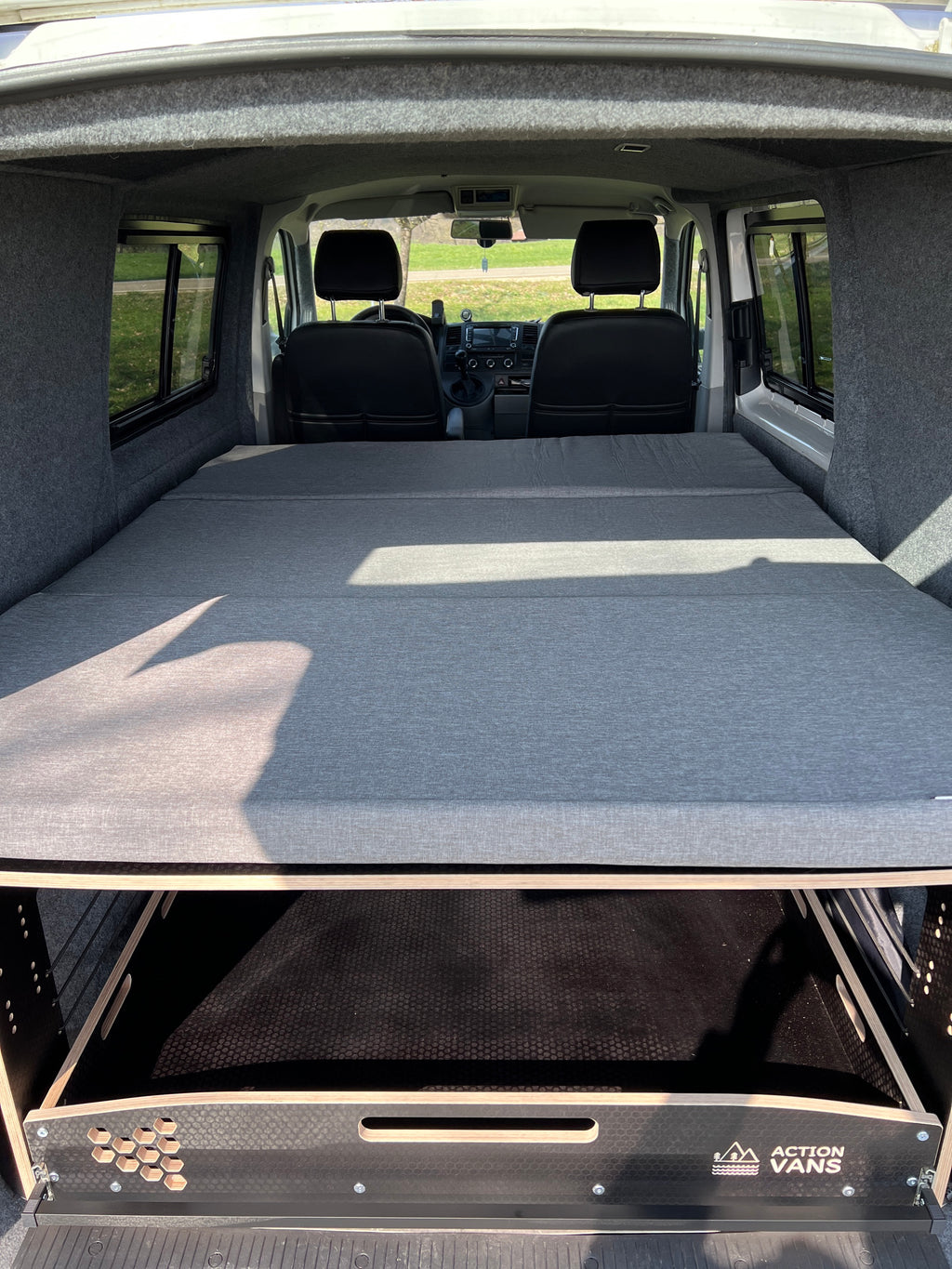 Actionvans Duo Schlaf- und Transportsystem für VW T5 - T6.1 SWB