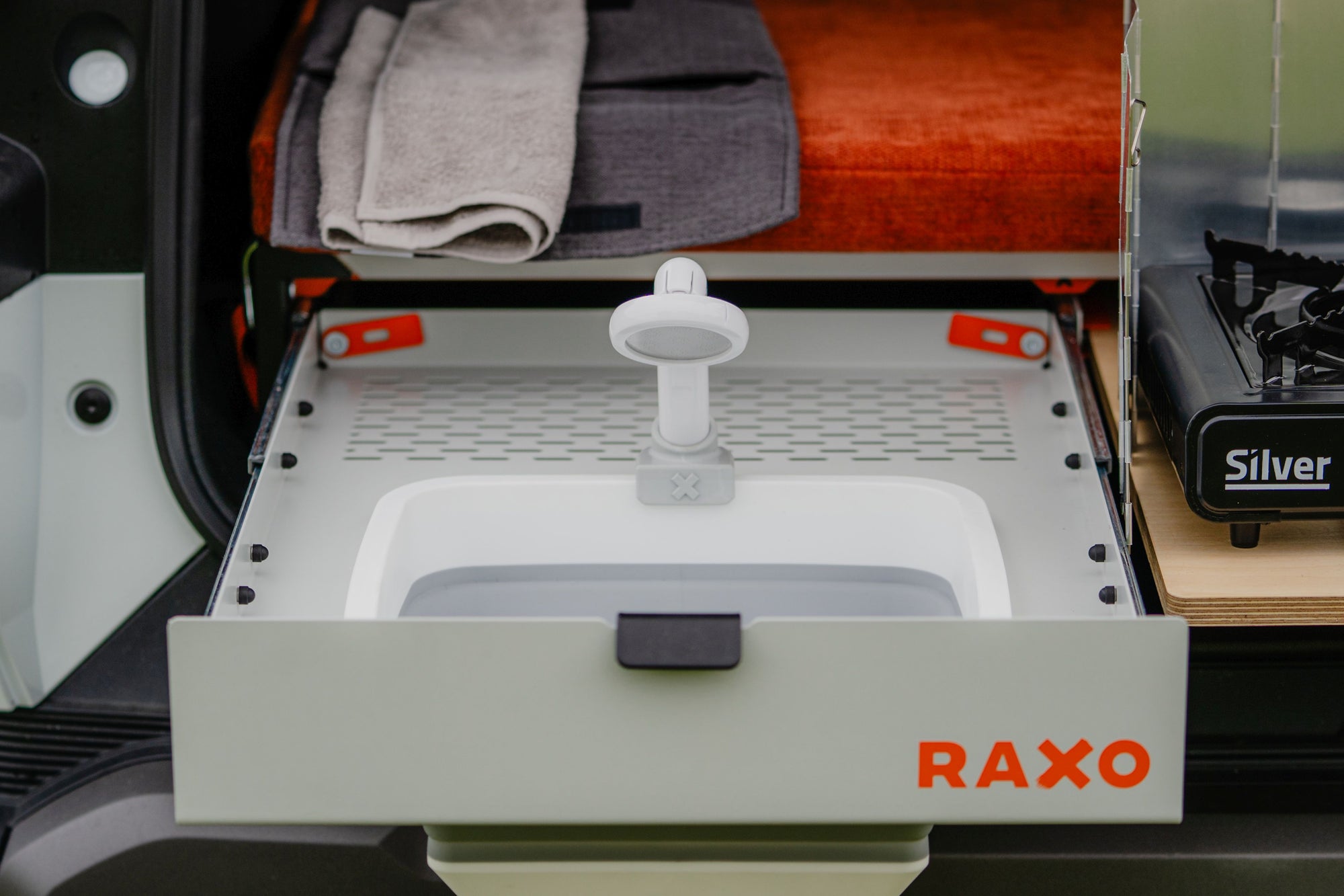 Raxo Monck X Schlaf und Campingbox