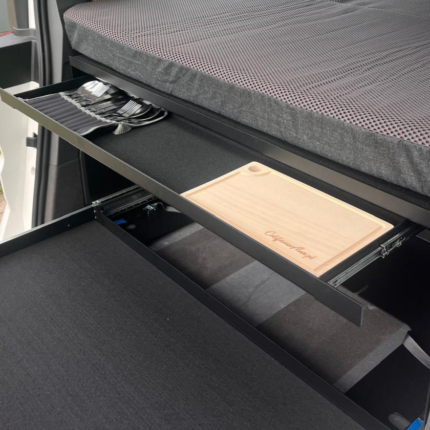 Heckbox mit Auszug VW T7 New California Beach, VW T7