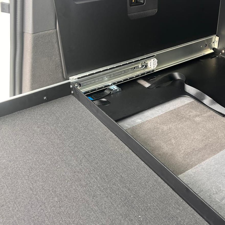 Heckbox mit Auszug VW T7 New California Beach, VW T7