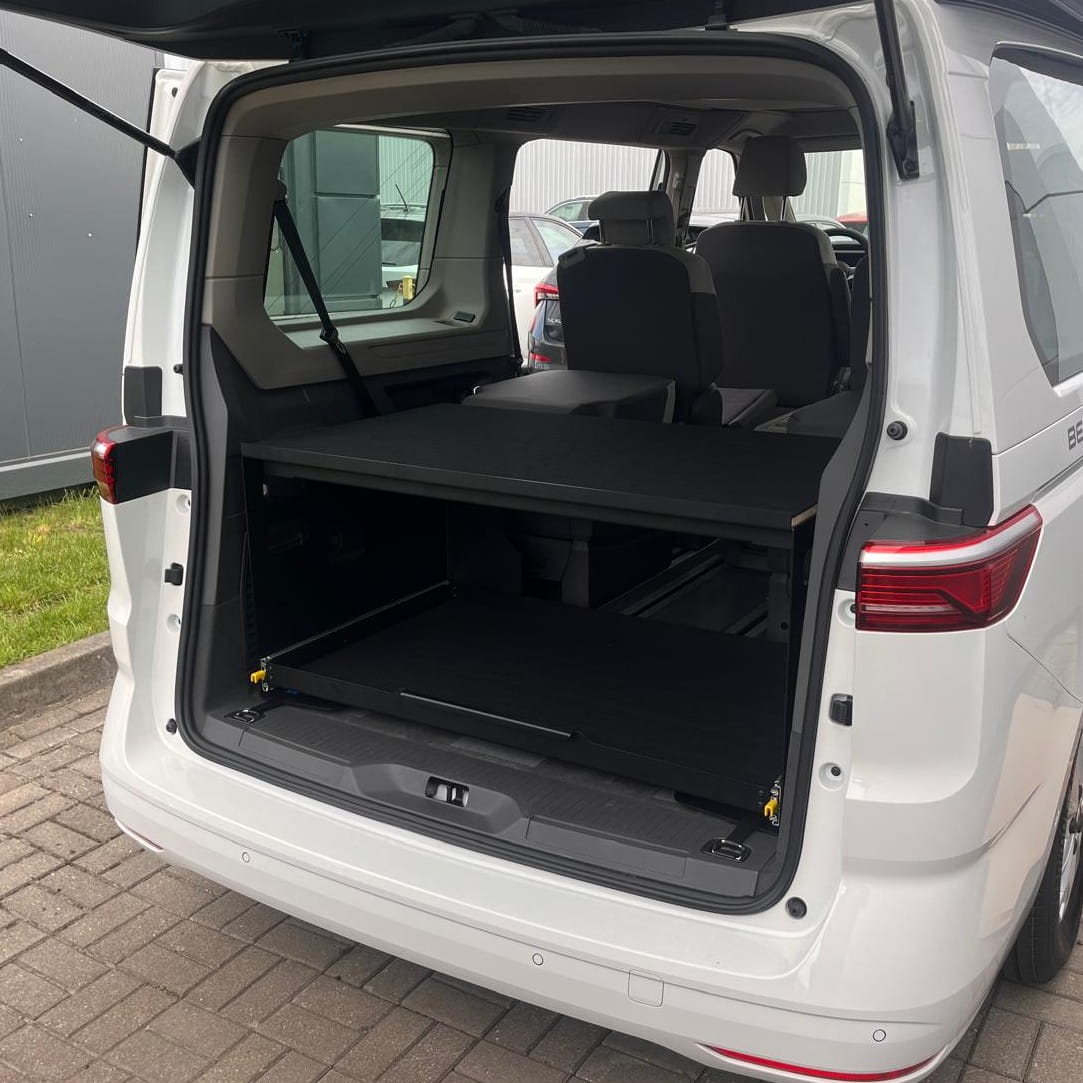 Heckbox mit Auszug VW T7 New California Beach, VW T7